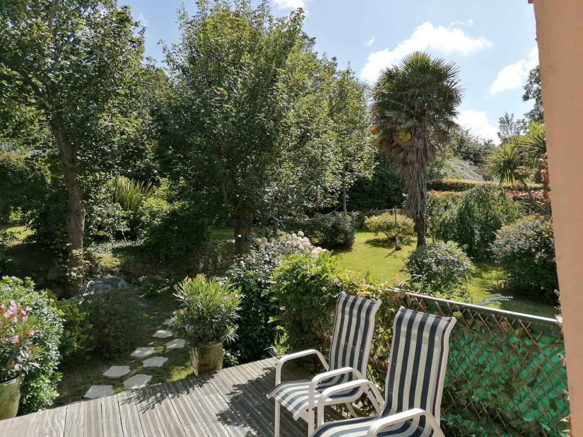 Logement En Campagne Urville-Nacqueville Exterior photo